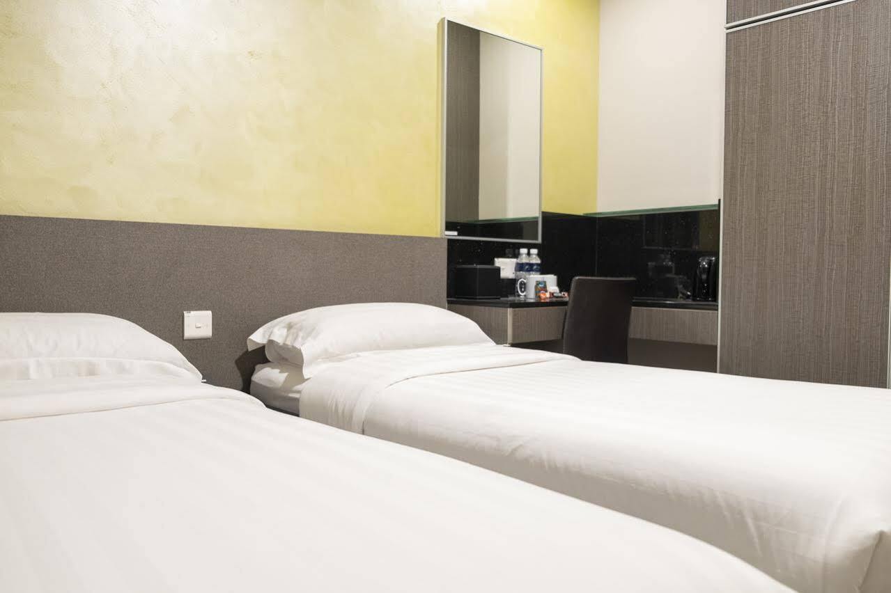 Ibis Budget Singapore Sapphire Екстериор снимка